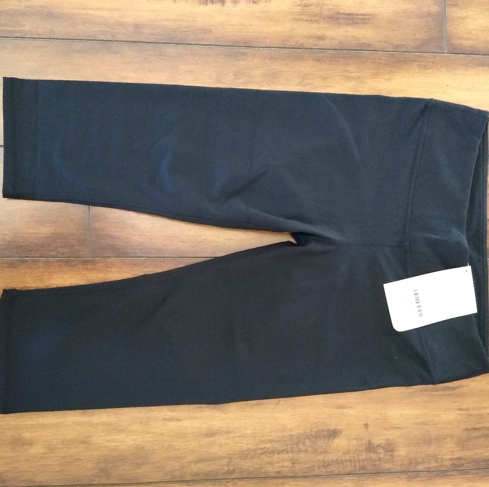 New Fabletics capri - Picture 2 of 2